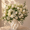 Blanche all white flower vase tulips ranunculus lisianthus Bahrain - Bourgéon