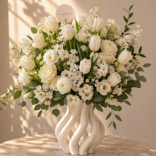 Blanche all white flower vase tulips ranunculus lisianthus Bahrain - Bourgéon